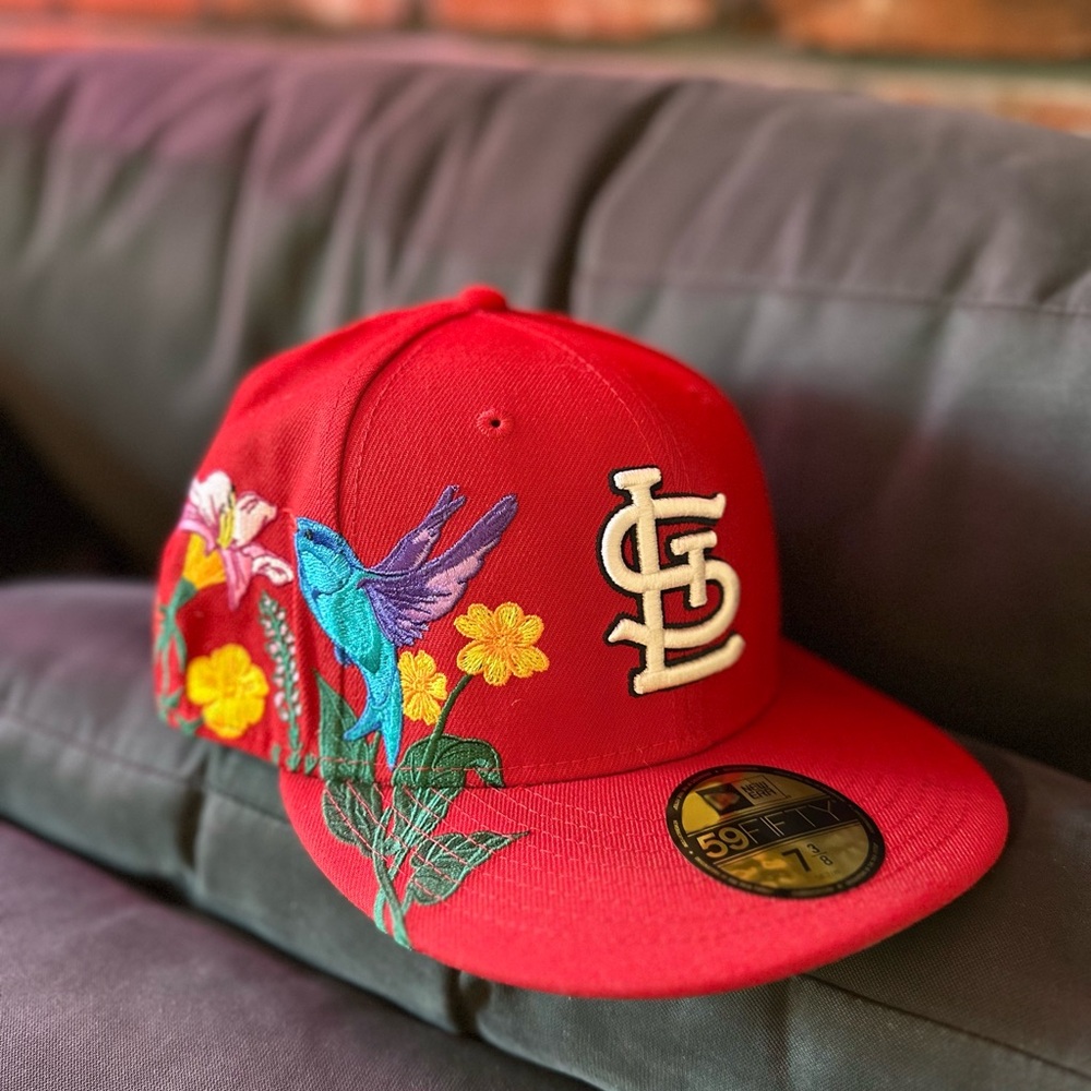 NWT: New Era Cardinals cap. Rare Floral, Hummingbird, and Butterfly Embroidery